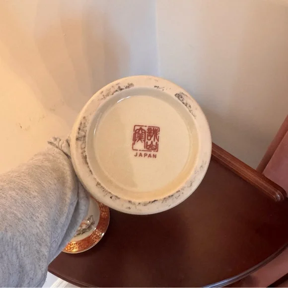 Vintage Japanese Porcelain Crackle Glaze Ginger Jar with Lid - Picture 10 of 12